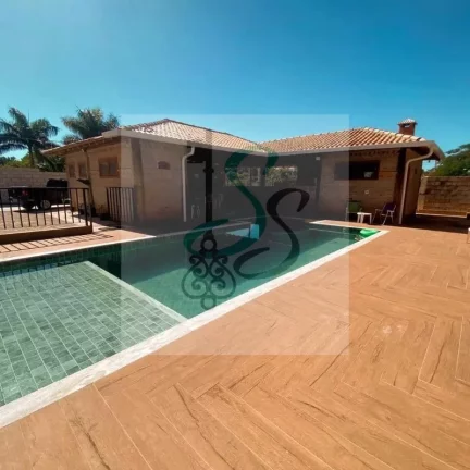 Imagem Venda Chácara no Jardim das Andorinhas, Campinas. Chácara murada com 1500 m² útil, salão de festa com 120 m², 2 banheiros vestiário com box e duc