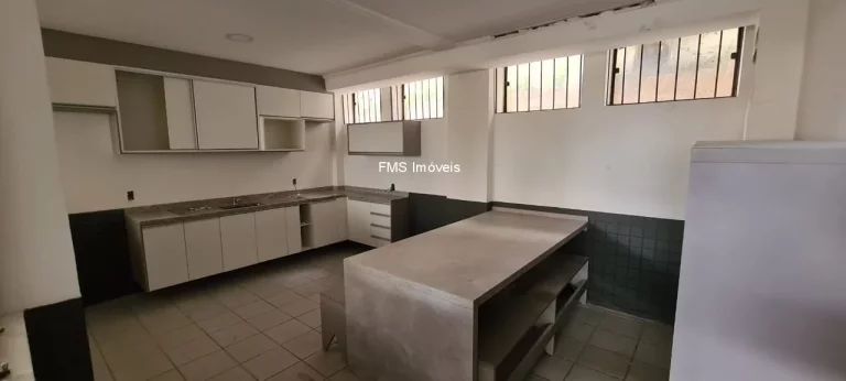 Imagem Prédio comercial exclusivo no Alto da Lapa, São Paulo-SP: 942m², 2 banheiros - Venda ou Locação!