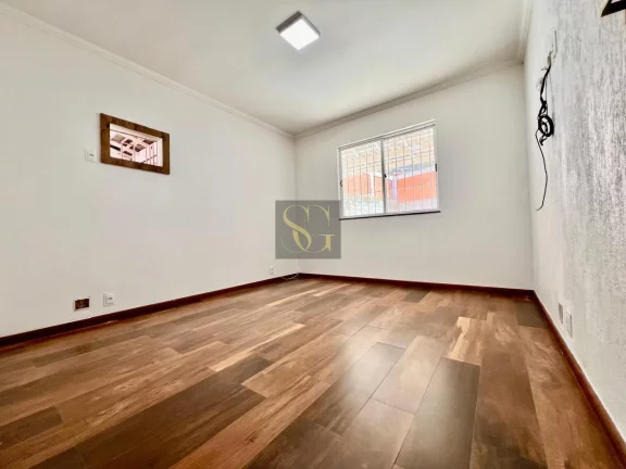 Imagem Casa para Venda em Teresópolis, Granja Guarani, 3 dormitórios, 1 suíte, 3 banheiros, 3 vagas