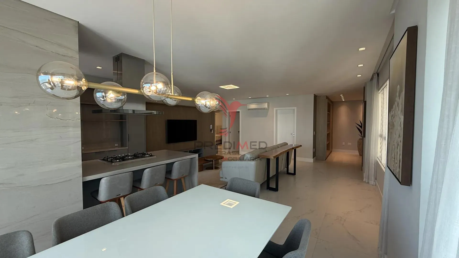 Imagem Luxo e Exclusividade na Meia Praia: Apartamento Mobiliado no Garden Square Residence