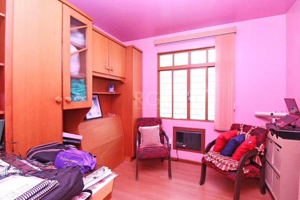 Imagem Casa para Venda - 280m², 4 dormitórios, sendo 1 suites, 4 vagas - Bom Jesus