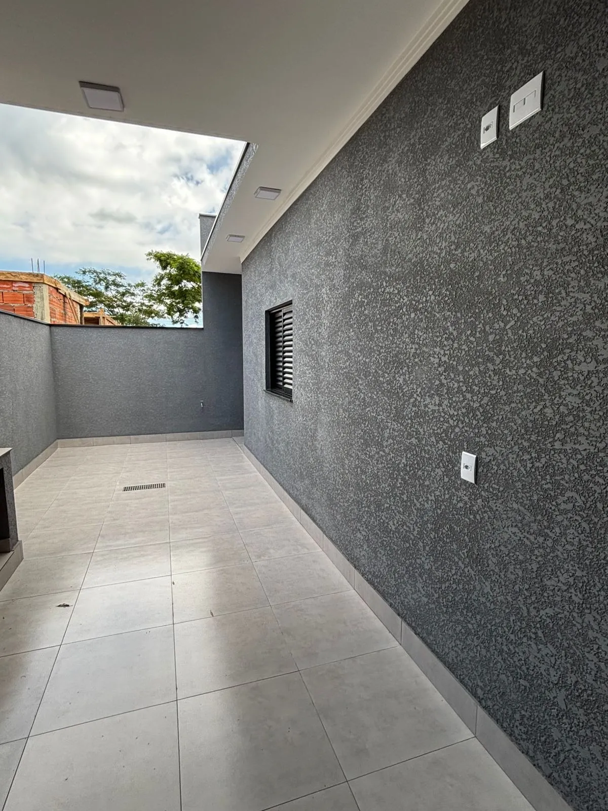 Imagem Casa Térrea no Condomínio Villagge Ipanama 1 - 3 Dormitórios, Suíte e Área Gourmet