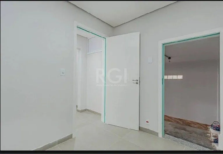 Imagem Casa para Venda - 220m², 3 dormitórios, sendo 2 suites, 2 vagas - Partenon