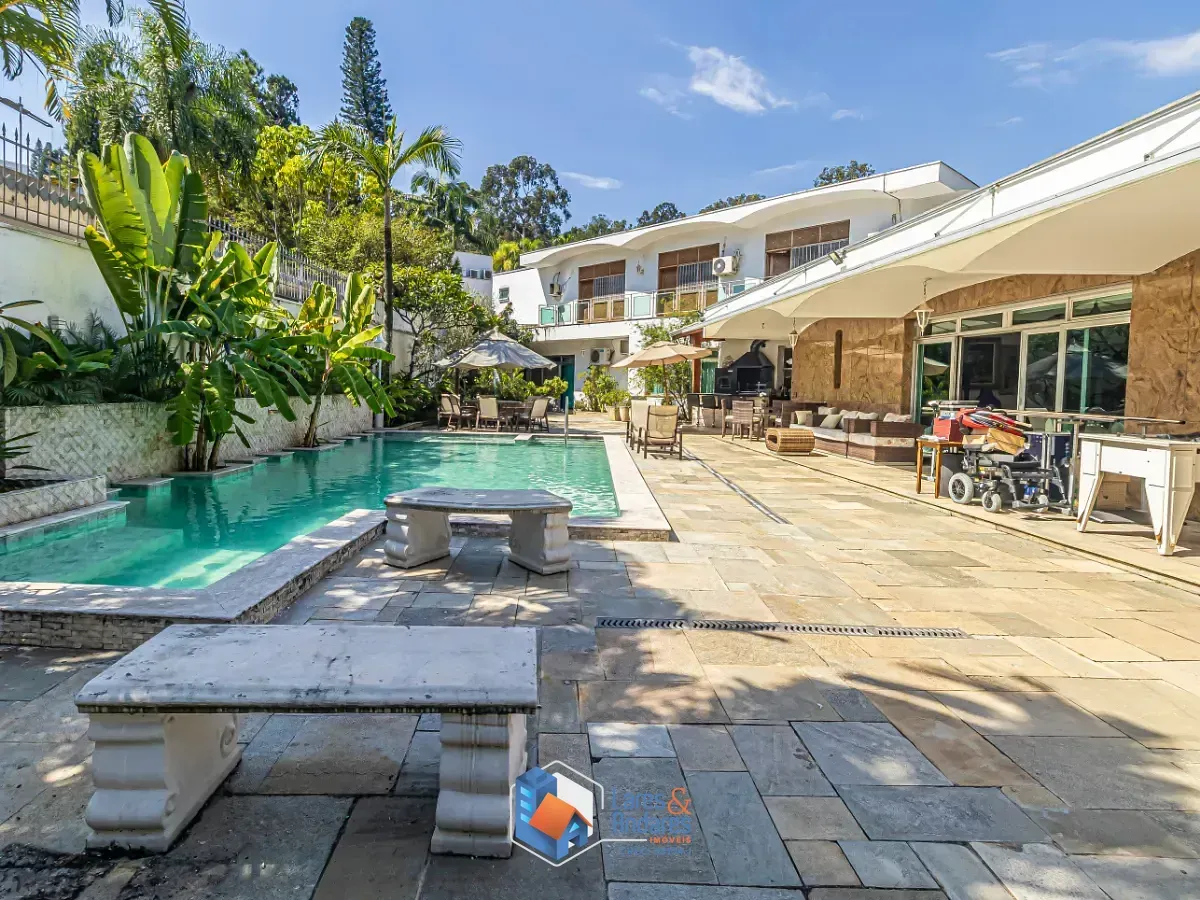 Imagem Casa para venda em Pinheiros com 5 quartos, sendo 5 suítes, 735m²