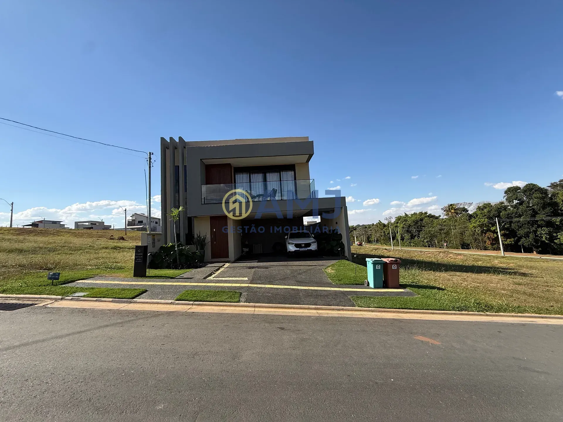 Imagem Sobrado à venda no Pólo Empresarial Goiás- Jardins Versalhes