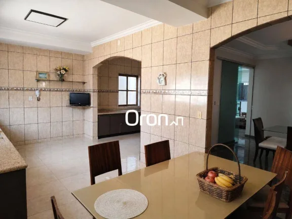 Imagem Sobrado à venda, 330 m² por R$ 1.199.000,00 - Jardim Balneário Meia Ponte - Goiânia/GO