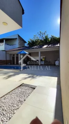 Imagem Casa Plana Averbada no Iririú com Piscina