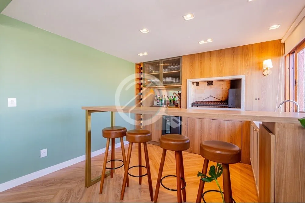 Imagem Este lindo apartamento de 120m² foi recentemente renovado com um projeto exclusivo que combina esti...