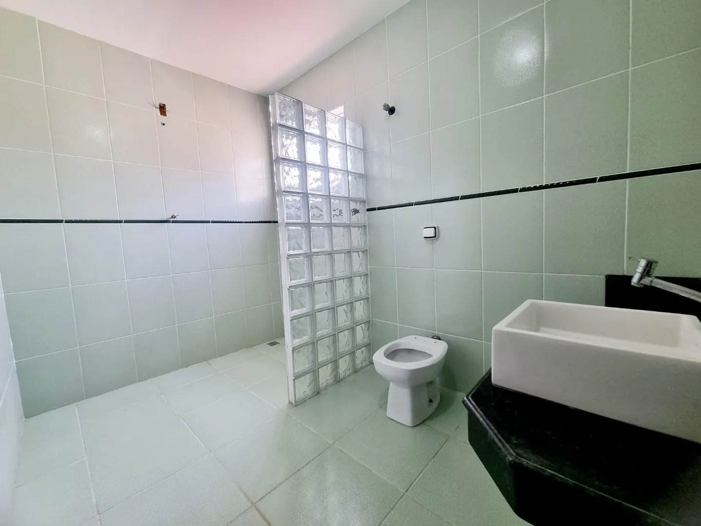 Foto do imóvel Sobrado Imponente com 3 Pavimentos, Suíte Master, Terraço Panorâmico e Garagem para 2 Carros em Excelente Localização