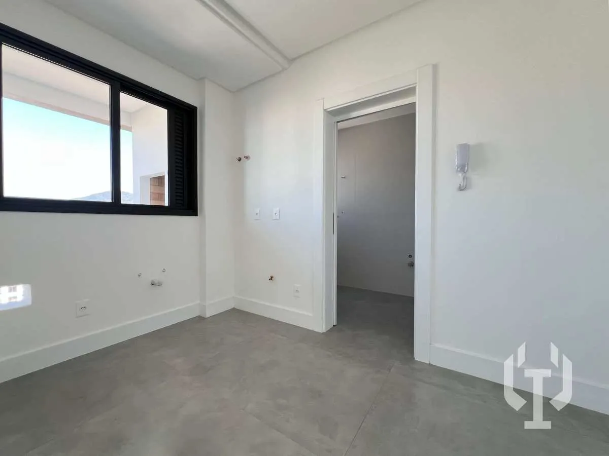 Imagem Apartamento 3 Suítes Quadra Mar em Meia Praia