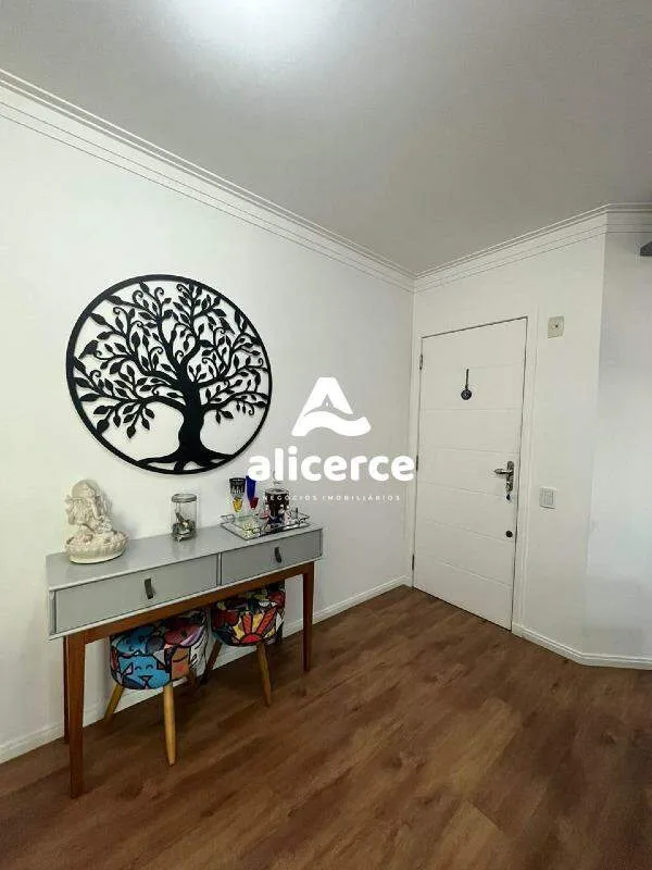 Imagem Apartamento à Venda - 3 Dorimitórios I 1 Suíte I Garagem Dupla i Semi mobiliado - no Coração do Estreito