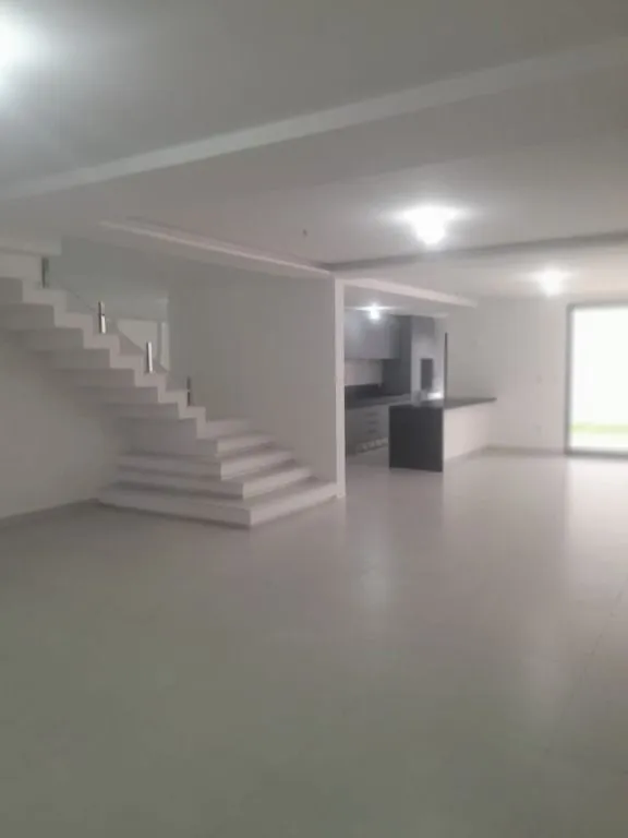 Imagem Casa de alto padrão em Intermares com 3 suítes, área gourmet, condomínio completo e excelente localização.
