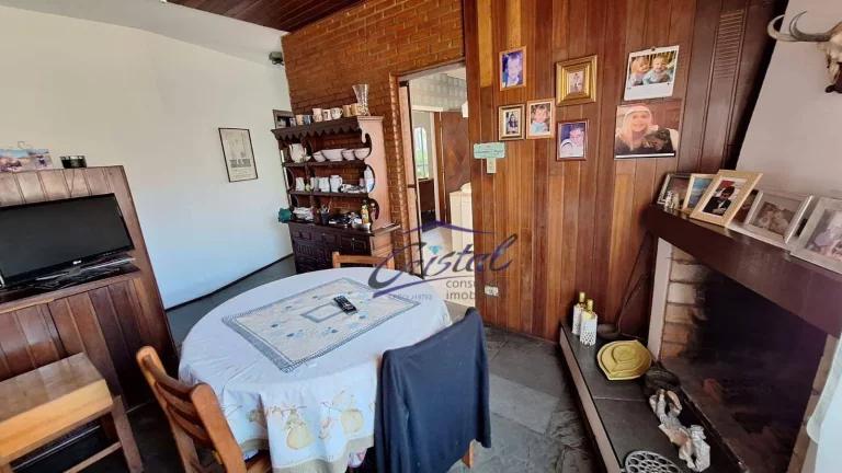 Imagem Casa térrea elevada com 4 quartos 4 suítes 4 vagas de garagem com piscina.