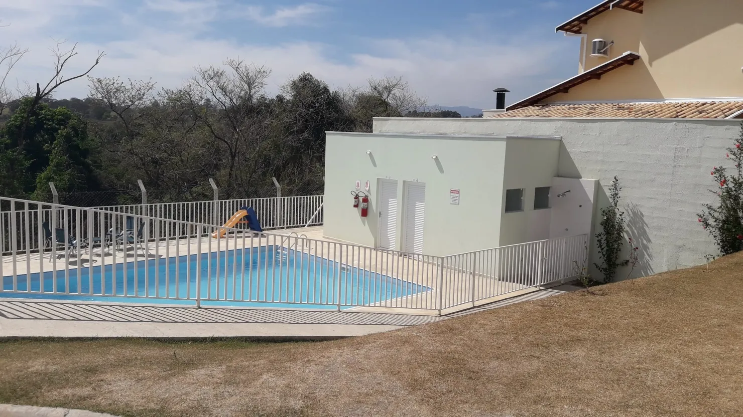 Imagem Casa para Locação 3 Quartos, 1 Suite, 2 Vagas, 140.4M², Campo Alegre, Pindamonhangaba - SP | Condomínio Jardins - Pinda