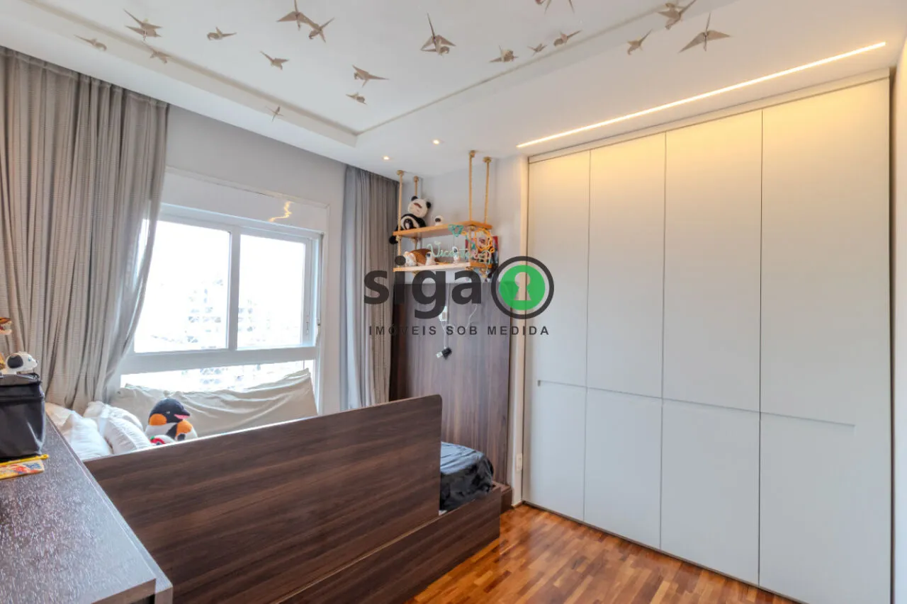 Imagem Apartamento à venda no Campo Belo - 219 m² - 3 suítes - 3 vagas - mobiliado - andar alto