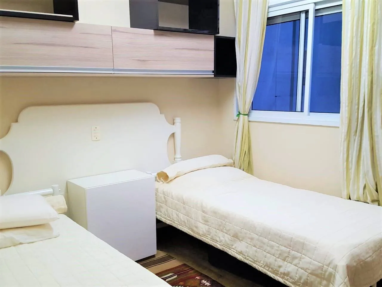 Imagem Locação Apartamento - Higienópolis - 1 por andar - 3 suites, 3 vagas.
