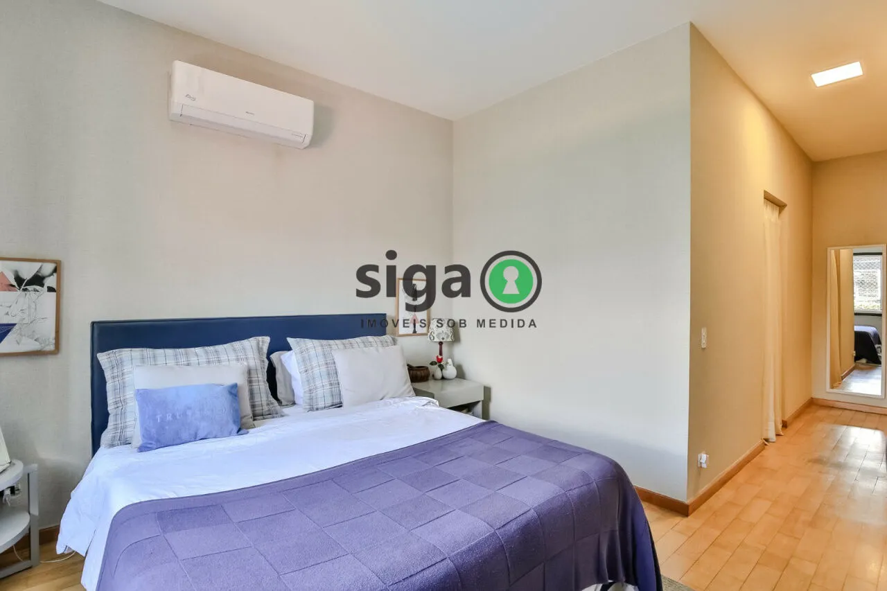 Imagem Casa sofisticada com 5 quartos, piscina privativa e sótão versátil!