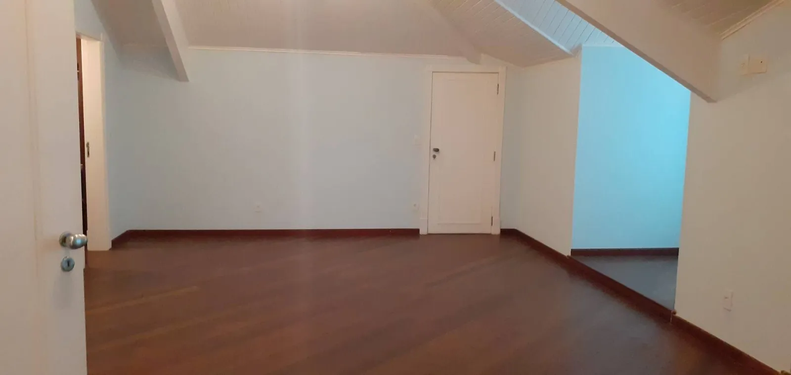 Imagem Casa Sobrado 843m² Localizada no Alphaville Residencial 2 - Barueri/SP!