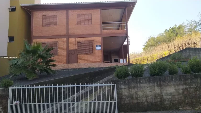 Foto do imóvel Casa para Venda em Piratuba, Centro, 6 dormitórios, 4 banheiros, 3 vagas em RUA FLORIANO BENDER
