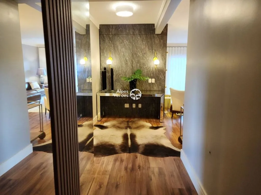 Imagem Vende-se apartamento no centro de Gramado-RS, com 3 quartos