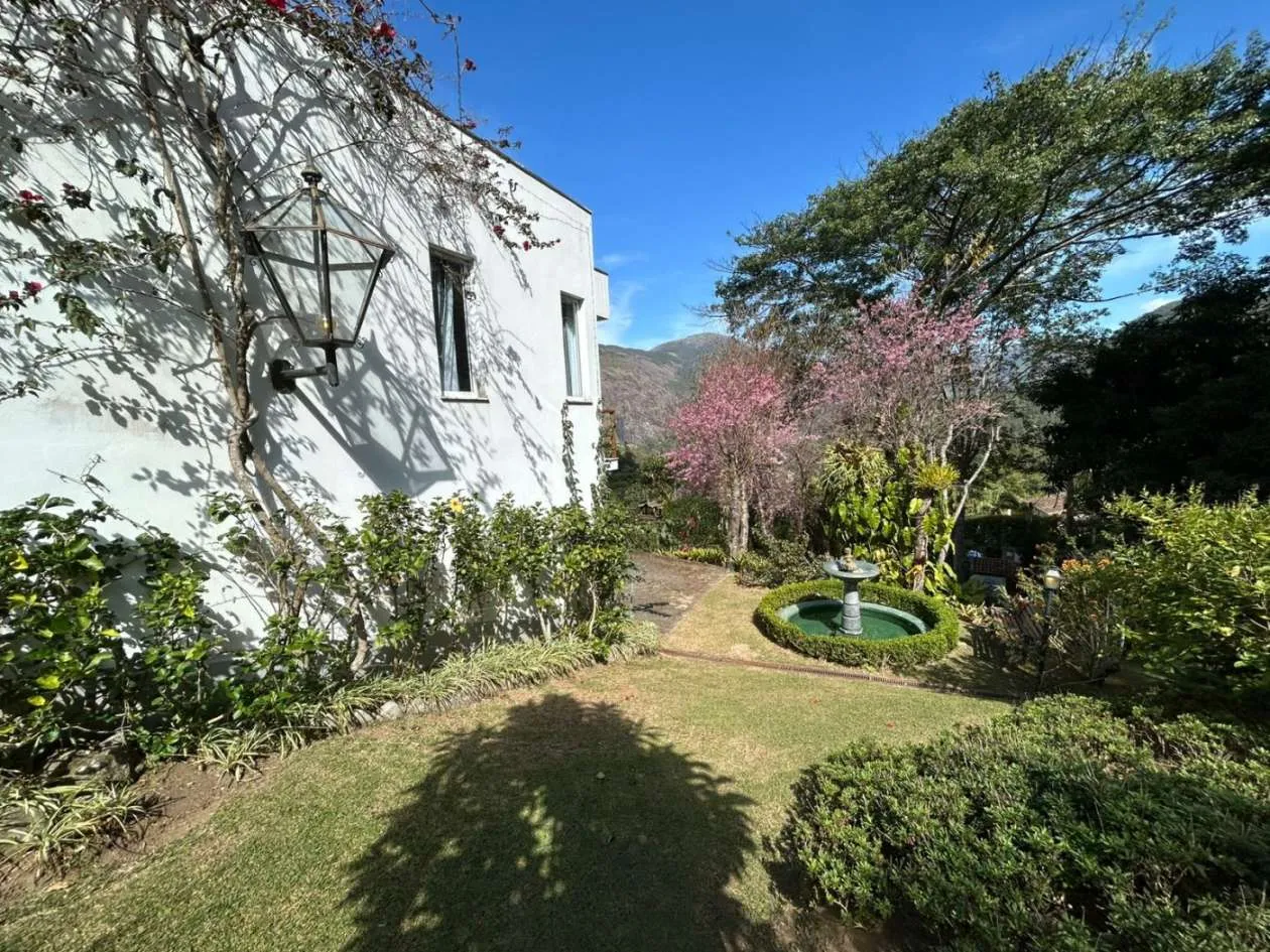 Imagem Casa em Condomínio para Venda em Petrópolis / RJ no bairro Araras
