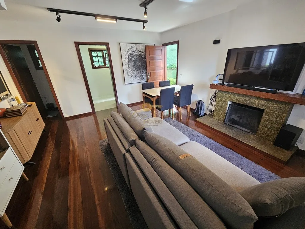 Foto do imóvel Casa em Condomínio para Venda em Teresópolis / RJ em Rua Dona Tatana