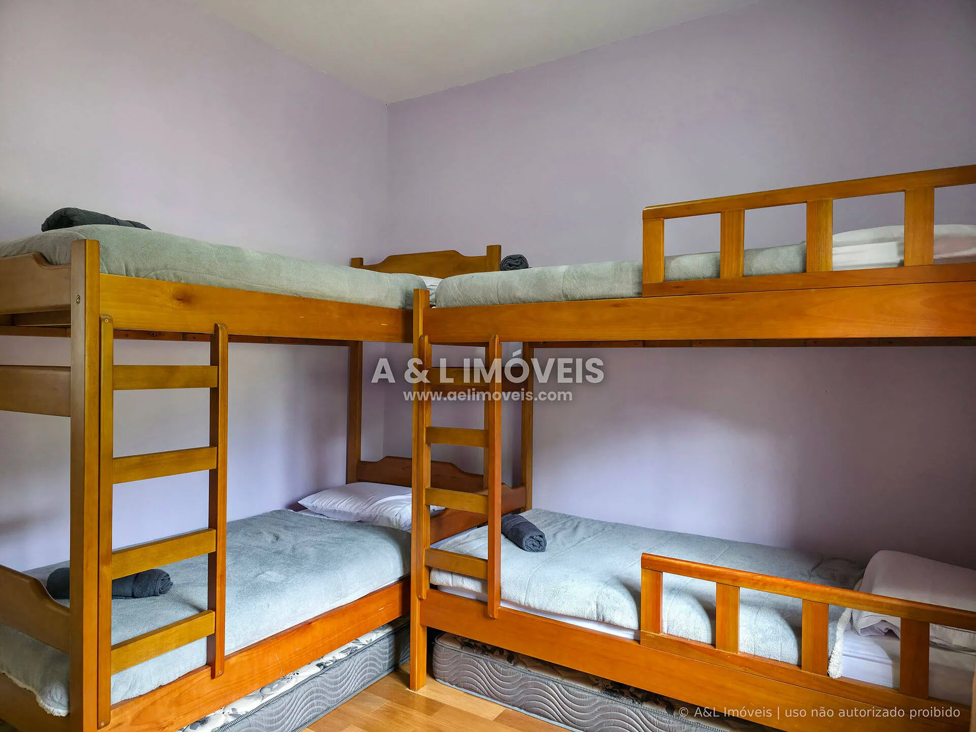 Imagem Apartamento em Campos do Jordão | Lareira e Vista para o Vale