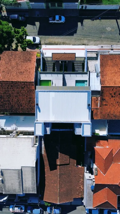Imagem Sobrado Geminado para Venda em Balneário Camboriú, CENTRO, 3 dormitórios, 3 suítes, 4 banheiros, 2 vagas