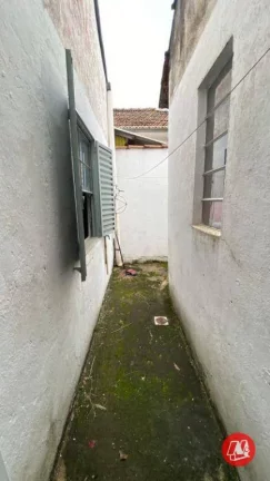 Imagem No bairro Rio Branco, casa em terreno de 165 m².