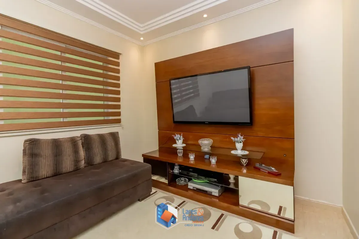 Imagem Sobrado para venda em Jardim Maria Estela com 3 quartos, sendo 3 suítes, 500m²