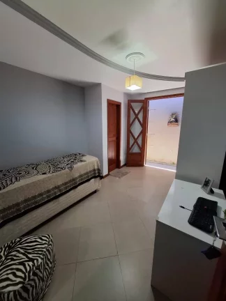 Imagem Vendo esta espetacular casa em Nova Friburgo. Próximo ao centro.