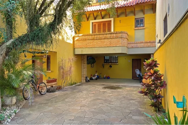 Imagem Casa em Condomínio para venda no bairro Pedra Redonda em Porto Alegre