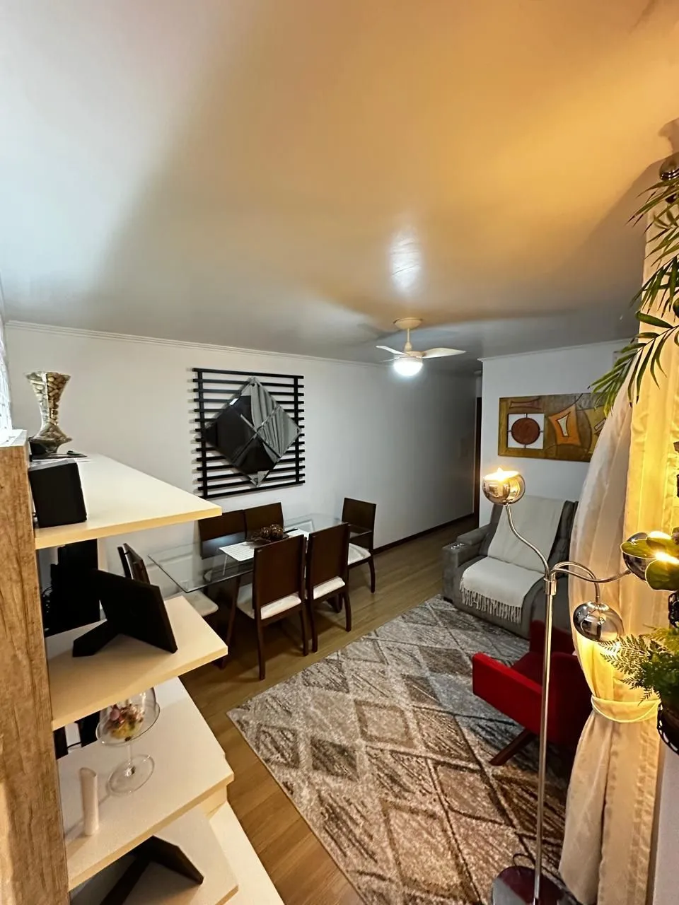Imagem Apartamento 2 Dormitórios com Sacada e Vaga Coberta