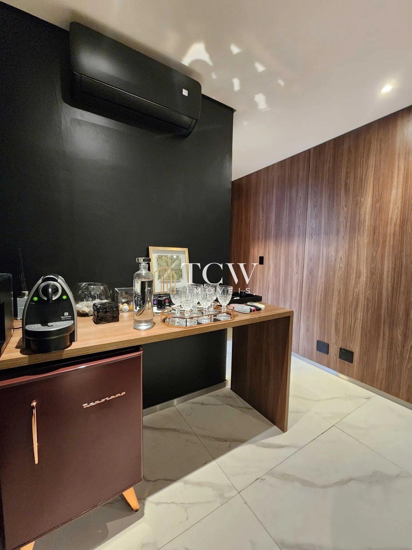 Imagem Casa Comercial á venda em Pacaembu