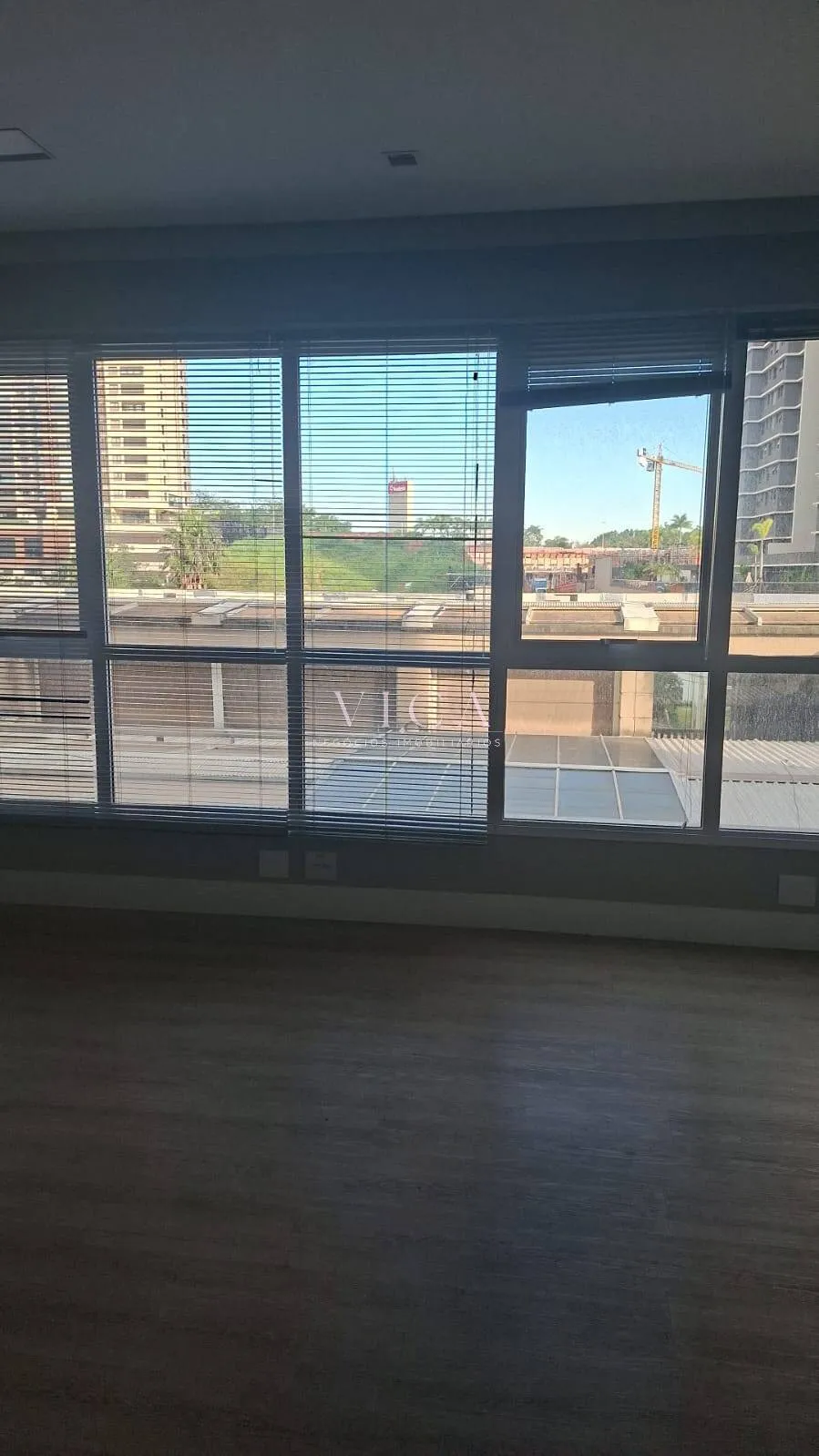 Imagem Sala 111m² 2 vagas 3 banheiros - aluguel por R$ 7.000,00 - Alphaville/SP