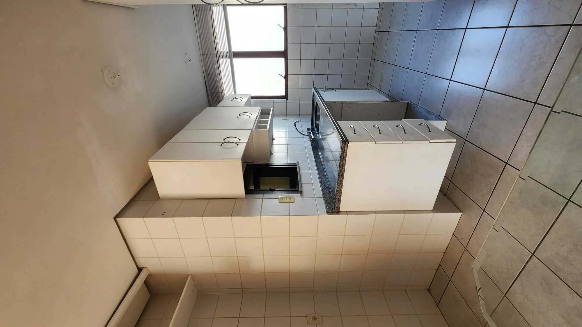 Imagem Apartamento de 103m² com 3 dormitórios, 1 suíte e 2 Vagas no Bairro Petrópolis