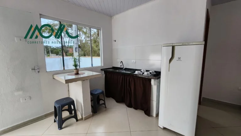 Imagem Kitnet mobiliada Unidade 02, primeira locação, com um banheiro, quarto, sala e área de serviço.
