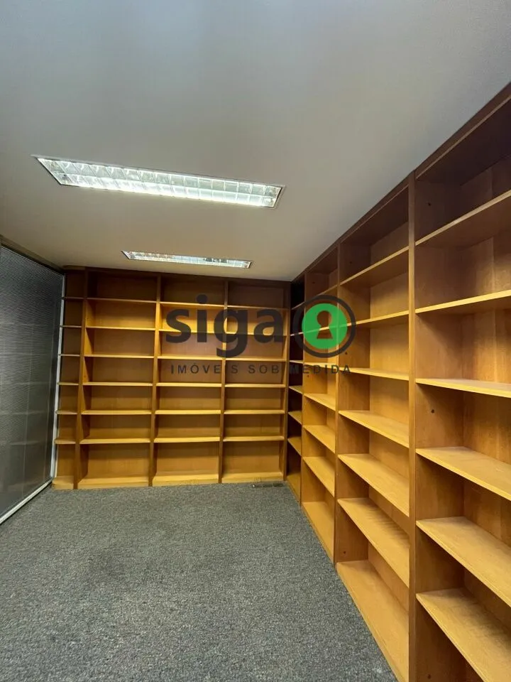 Imagem Sala Comercial e 3 banheiros para Alugar, 133 m² por R$ 8.500/Mês