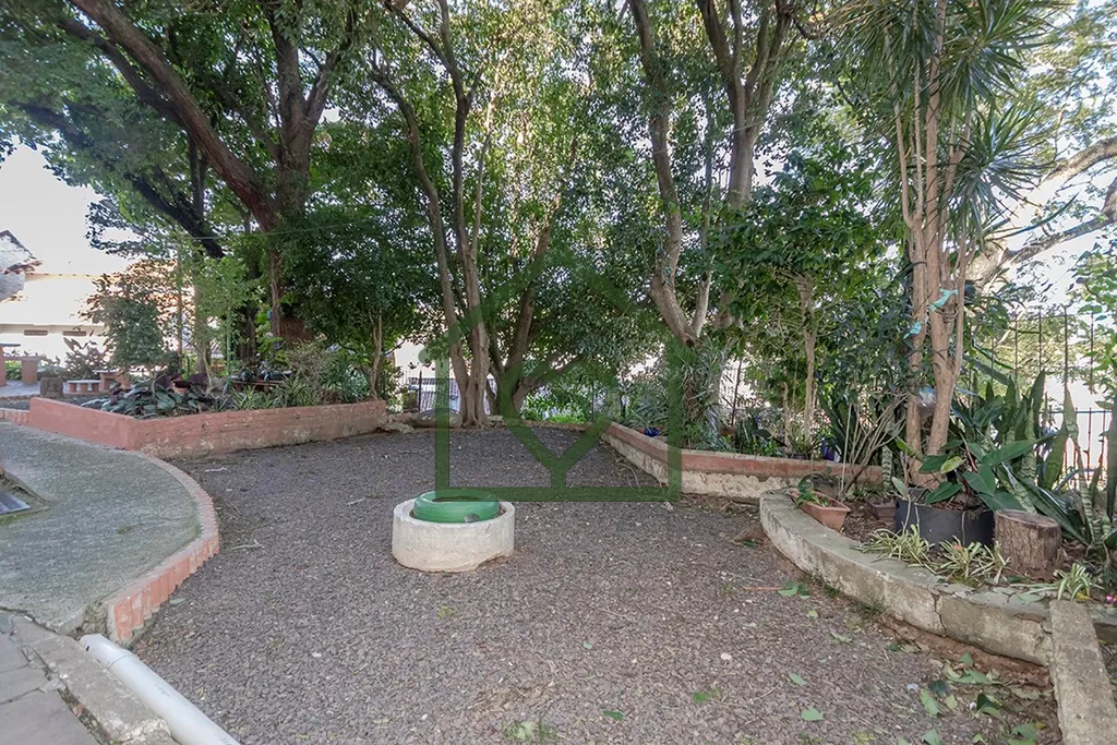 Imagem Descubra o seu novo lar em Porto Alegre! Este apartamento à venda, situado na Rua Orfanotrófio, bl...