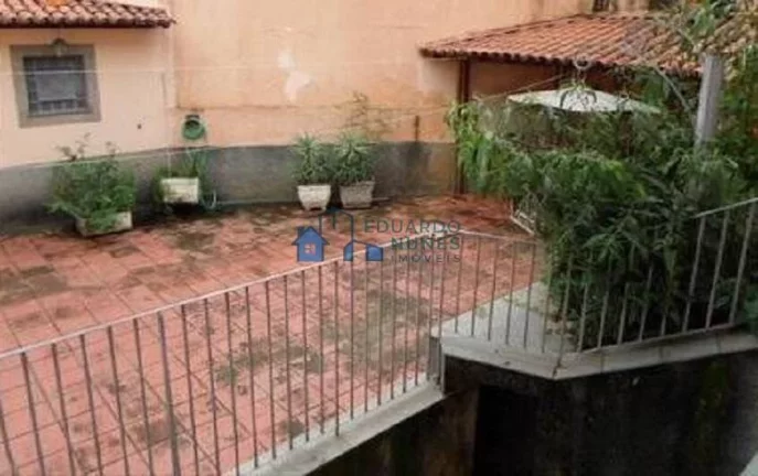 Imagem Casa ampla, arejada, confortável e muito conservada no Santa Lucia!