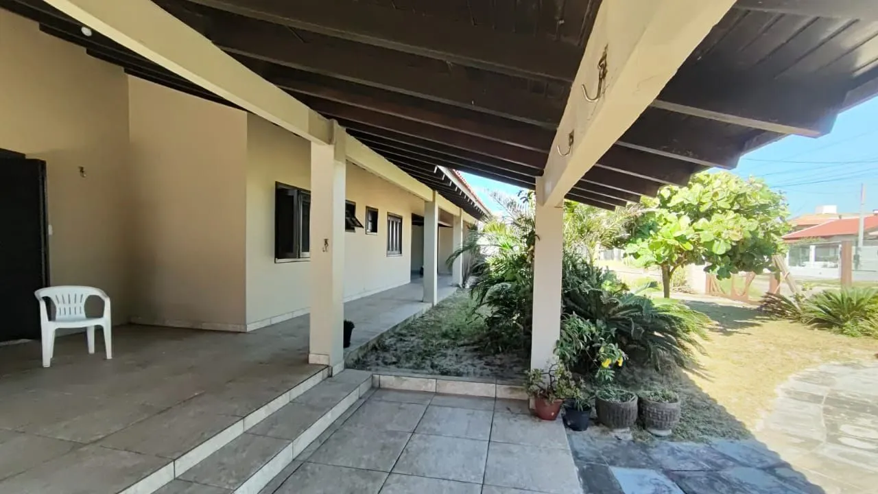 Imagem Excelente casa a Beira Mar cinco suites