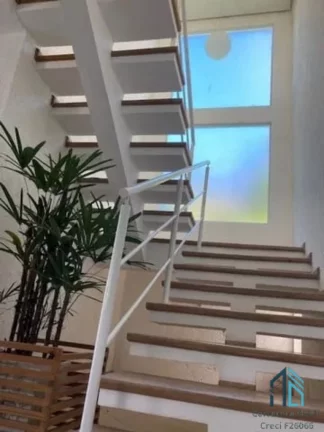 Imagem Casa Contemporânea 03 quartos c/suítes, amplo terraço, Lagoa da Conceição em Florianópolis SC