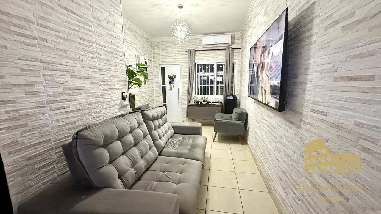 Imagem Casa com 2 dormitórios à venda por R$ 395.000,00 - Vila Assunção - Praia Grande/SP