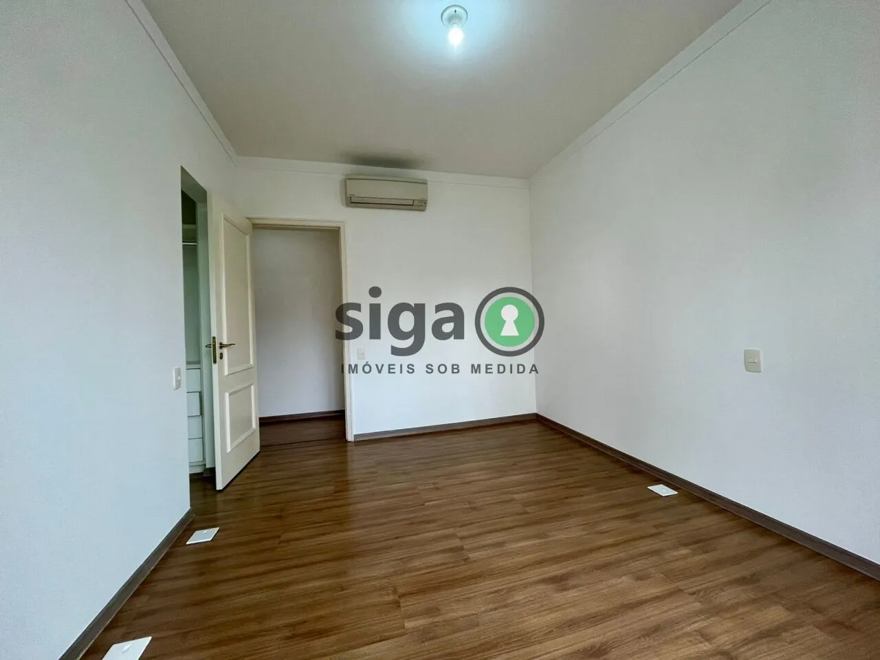 Imagem Apartamento de 260m2, com 4 suítes e 4 vagas no coração do Panamby