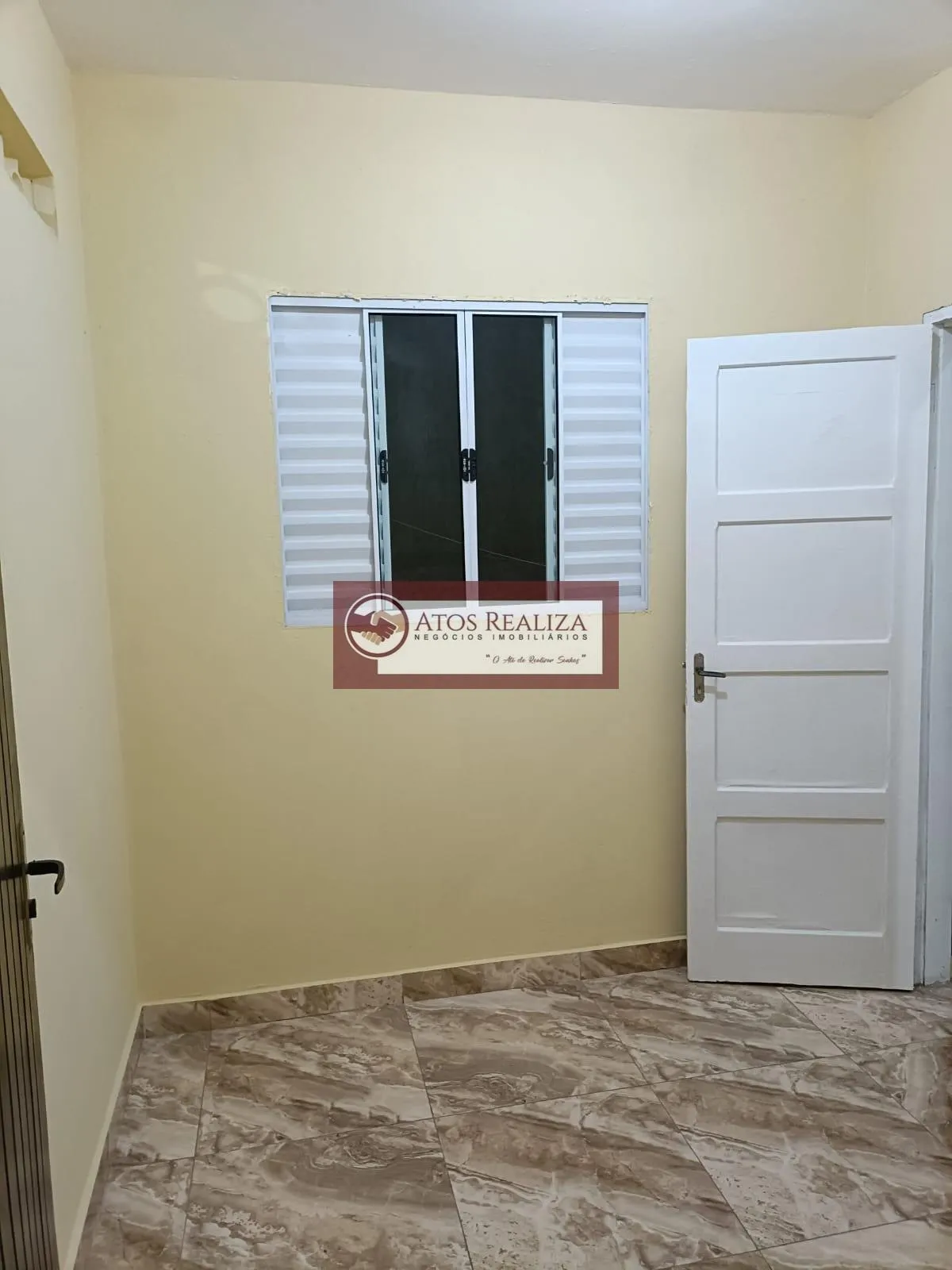 Imagem Casa para Locação em Jardim das Fontes, SP | 2 Dorms, sala, cozinha. R$ 1.200