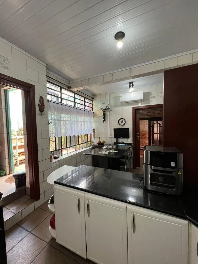 Imagem Casa a venda, 3 Quartos, sendo 1 Suíte, Bairro centro Canoas