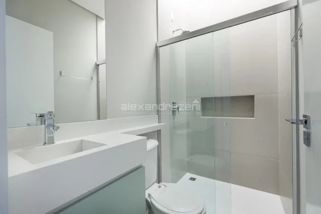 Imagem Triplex 3 Suítes Piscina e Jardim