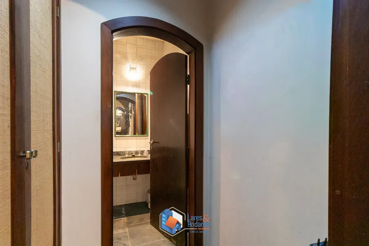 Imagem Casa para venda em Campo Belo com 4 quartos, sendo 1 suíte, 329m²