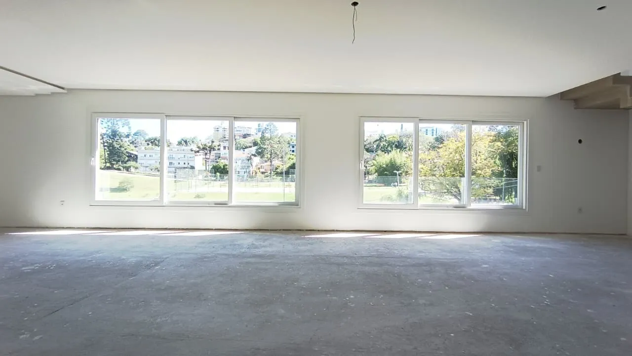 Imagem Cobertura Alto Padrão à Venda em Três Figueiras - Nunca Habitada!

434,41 m² privativos | 3 Suí...