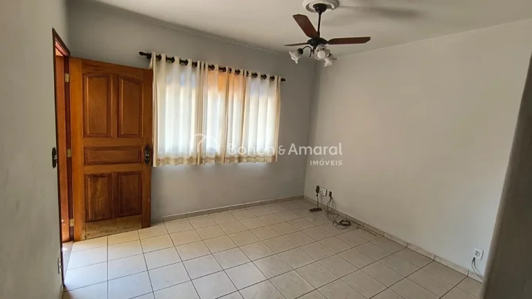 Imagem Casa espaçosa e muito bem localizada em Paulínia, de frente para uma agradável praça, proporcion...